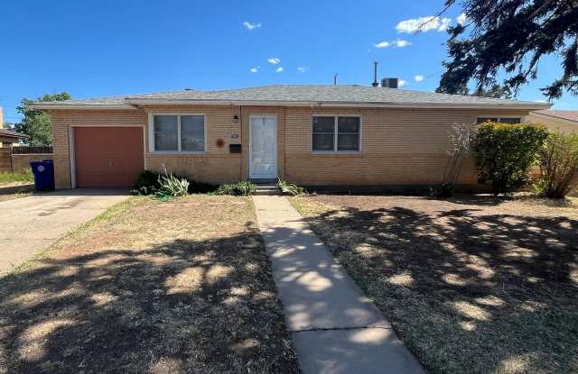 Quaint 3 Bedroom 2 Bathroom Home In The NE! photos photos