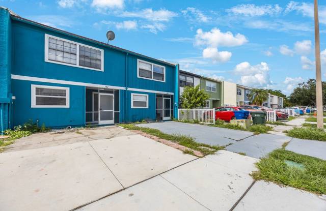 Renovated Town Home 2 bedroom 1.5 bath ** 1/2 off September Rent if Moved in by August 15th  REDUCED APP FEE TO $25*** photos photos