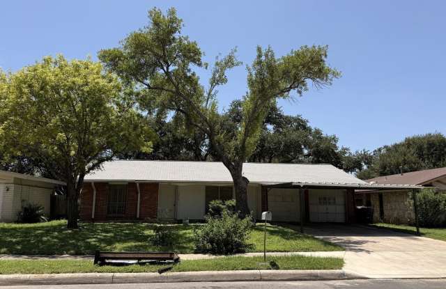 7418 PIPERS CREEK ST Gallery 3