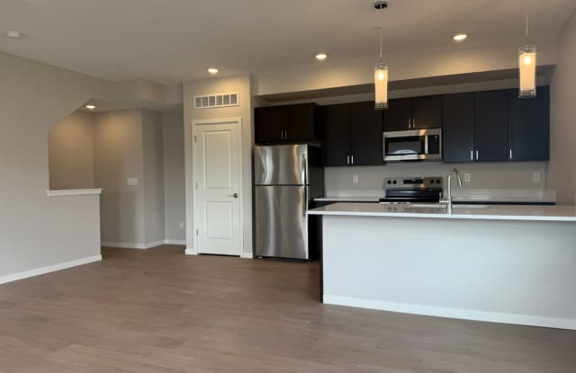 Big Ben Townhomes – Brand New 2 Bedroom Townhome | Attached 2-Stall Garage Gallery 3