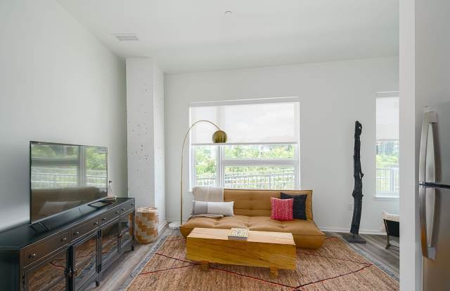 River House Apartments Gallery 2
