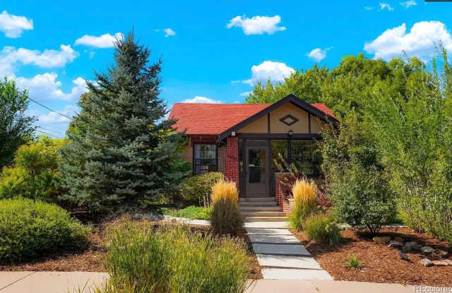 Charming 1BR Renovated Carriage House in Denver photos photos