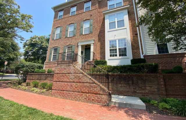 8866 ASHGROVE HOUSE LANE - 8866 Ashgrove House Lane, Tysons Corner, VA 22182