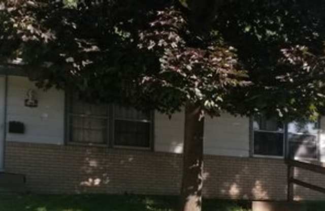 1300-1302 Circle Terrace Blvd, NE photos photos