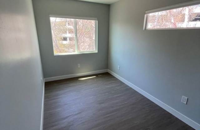 4 bed 2 bath House on Adobe Gallery 4