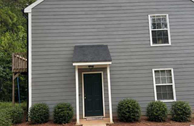2 Bedroom 1 Bath Upstairs Unit Gallery 4