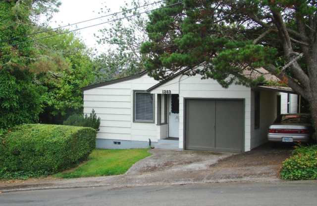 1263 9th Street - 1263 9th Street, Astoria, OR 97103