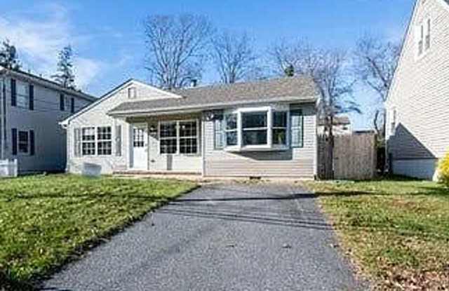 Beautiful 4 Bedroom Single Family House for Rent in Brick! Gallery 1