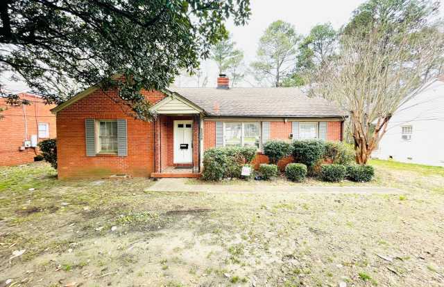 ** 3 Bed 1 Bath located in Cloverdale ** Call 334-366-9198 to schedule a self tour - 3556 Norman Bridge Road, Montgomery, AL 36105 ** 3 Bed 1 Bath located in Cloverdale ** Call 334-366-9198 to schedule a self tour - 3556 Norman Bridge Road, Montgomery, AL 36105
