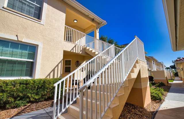 Annual Unfurnished 2 Bedroom 2 Bathroom Second Floor Condo in Casa Del Lago! photos photos