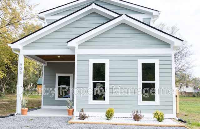 905 W 39th St - A photos photos