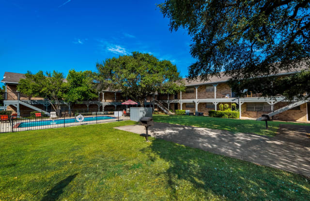 London Square Apartments Gallery 4
