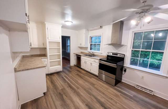 1601 Donora Ct Gallery 3