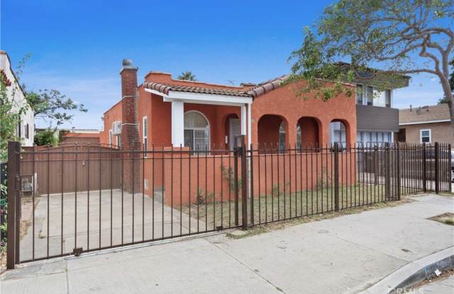 236 W Arbor Vitae Street photos photos