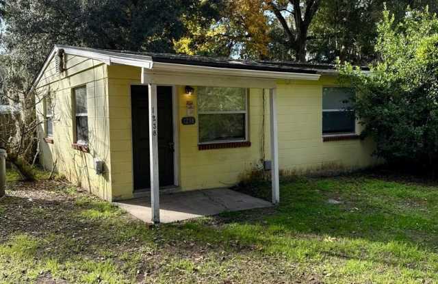 Nice 2 Bedroom on Quiet Street right off Atlantic photos photos