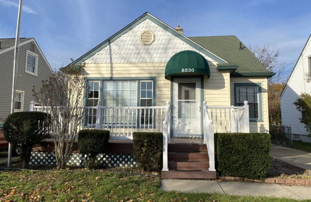 8530 Saratoga St - 8530 Saratoga Street, Oak Park, MI 48237