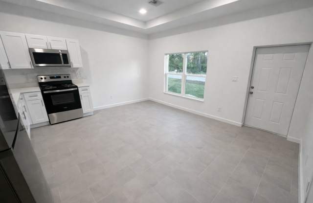 ONE OF A KIND! BRAND NEW 1 Bedroom-1 Bath Gallery 4