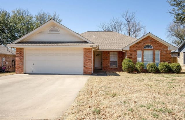 215 Linda Street - 215 Linda Street, Aubrey, TX 76227