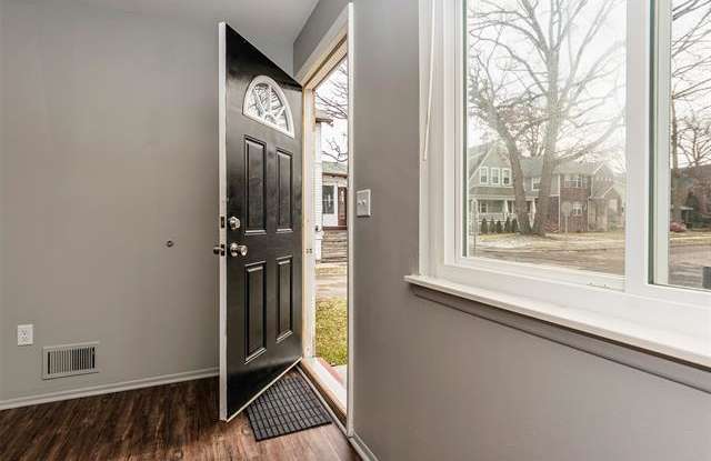 333 PINGREE Boulevard Gallery 4
