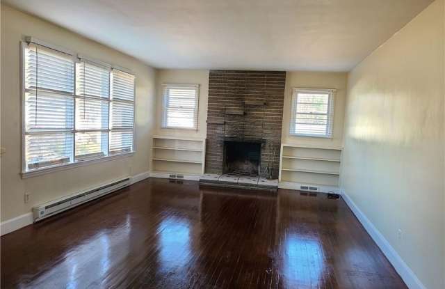 1806 South Hill Avenue Gallery 3