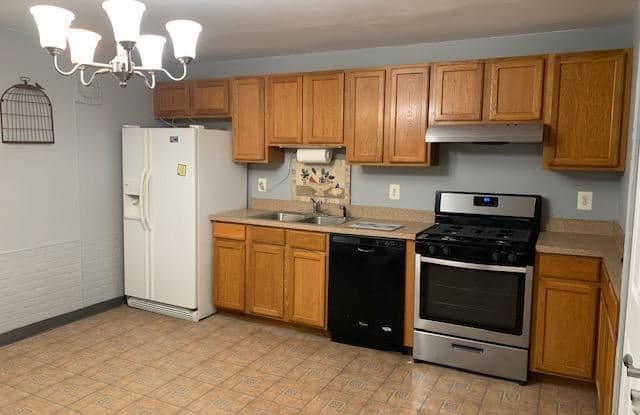 8120 Del Haven Rd - 8120 Del Haven Road, Dundalk, MD 21222