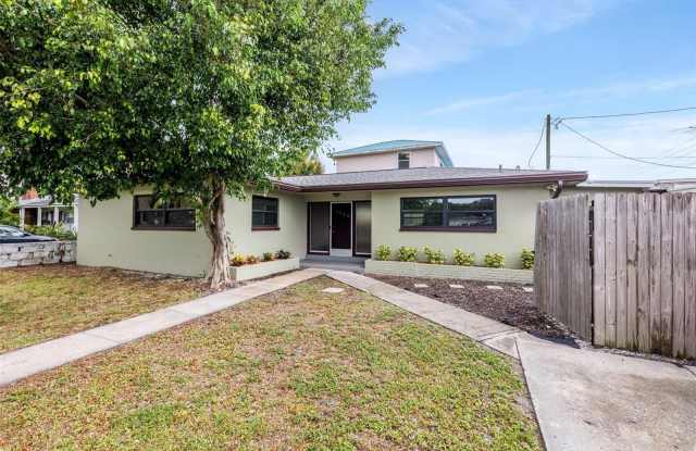800 PASADENA AVENUE S - 800 Pasadena Avenue South, South Pasadena, FL 33707