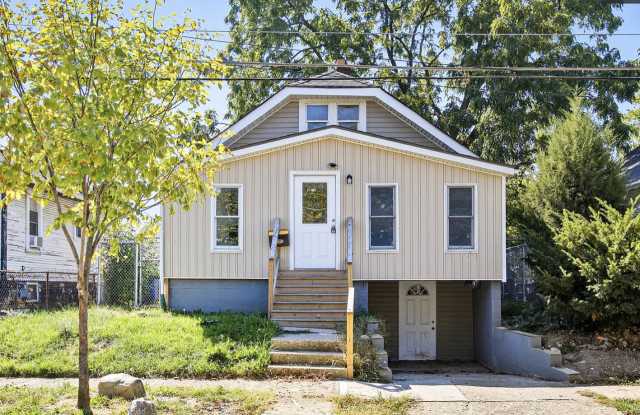 867 E 12th Ave - 867 East 12th Avenue, Columbus, OH 43211