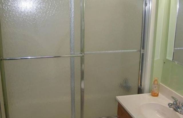 6 Bedroom June 2026 Near Macalester! Gallery 3