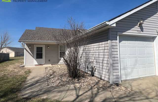 Nice Duplex on East Side! Photos Coming Soon! - 702 Goodrich Drive, Manhattan, KS 66502