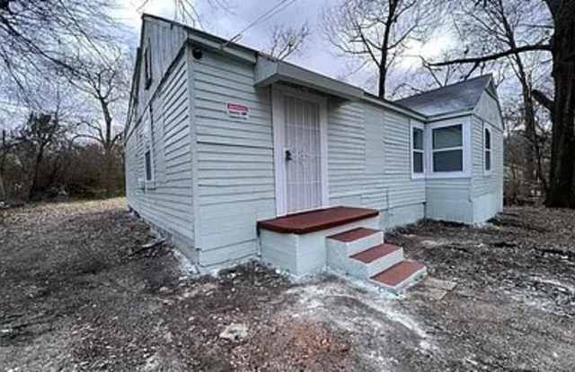 196 South Alabama Avenue Gallery 2