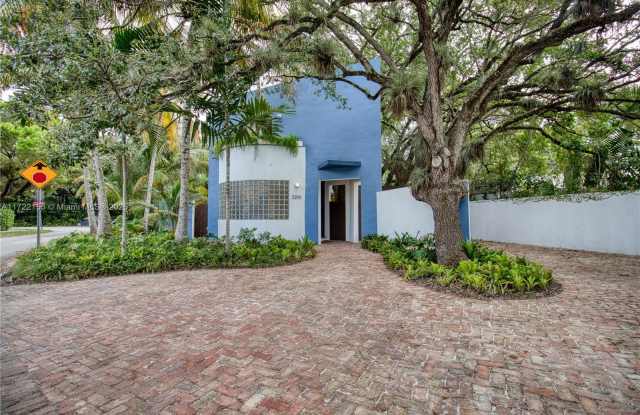 2200 Lincoln Ave photos photos