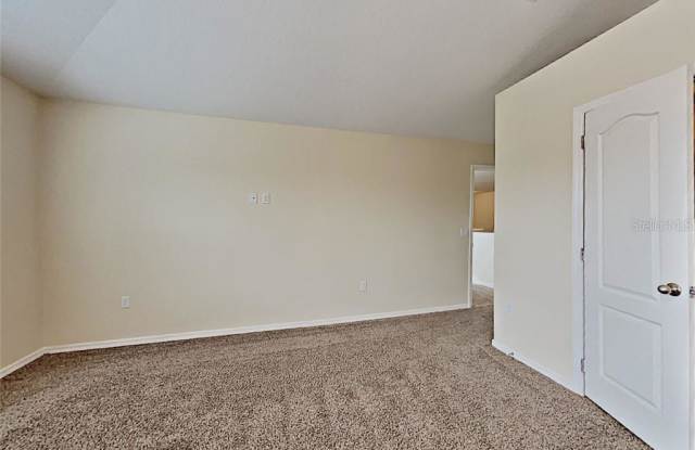 2222 50 CIRCLE E Gallery 3