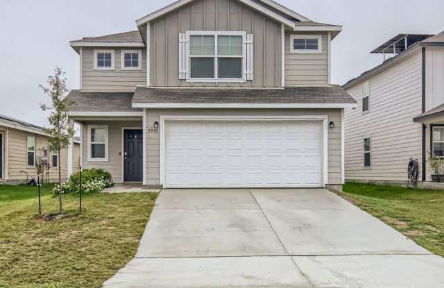 4 bedroom- 8 miles from Randolph Air Force Base -Available now!! photos photos