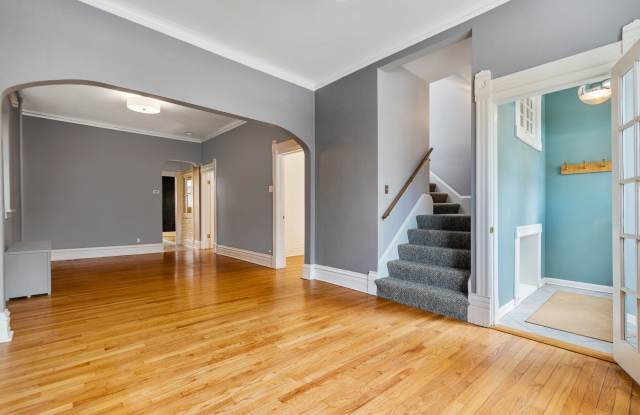 3025 West Belden Avenue Gallery 4