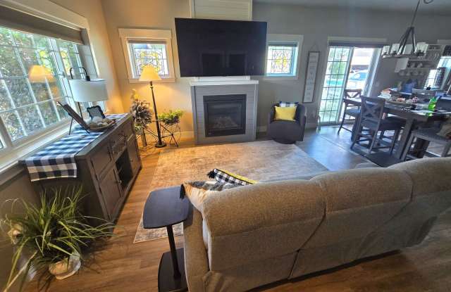 Stunning 2 Bed, 2 Bath Home in Josephine Crossing | Fully Furnished photos photos