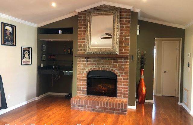 11160 Oak Ridge Drive S. Gallery 4