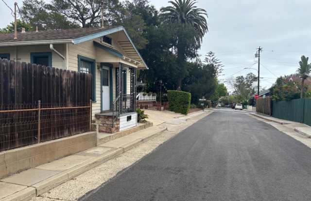 Charming One-Bedroom Retreat in Prime Santa Barbara Location photos photos