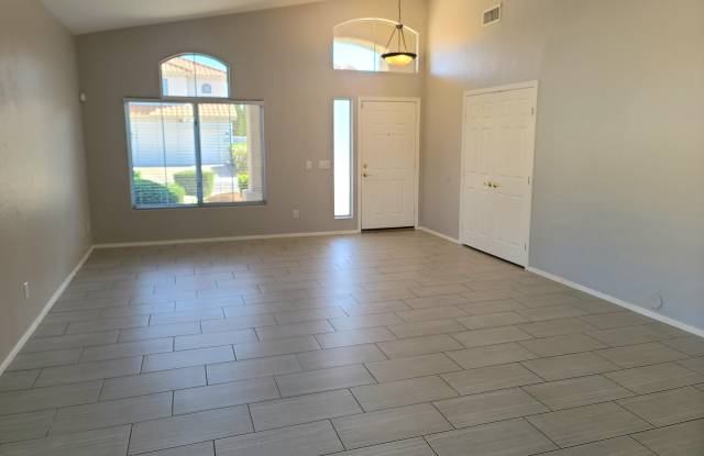 10070 E WINCHCOMB Drive Gallery 2