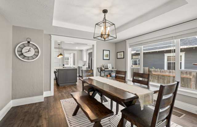 3704 East 24th Avenue photos photos
