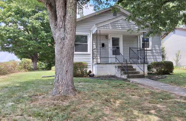 Comfy 3 Bed, 1 Bath - 626 Perry Avenue, Elizabethtown, KY 42701