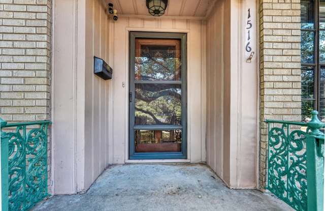 1516 Francis Street Gallery 4