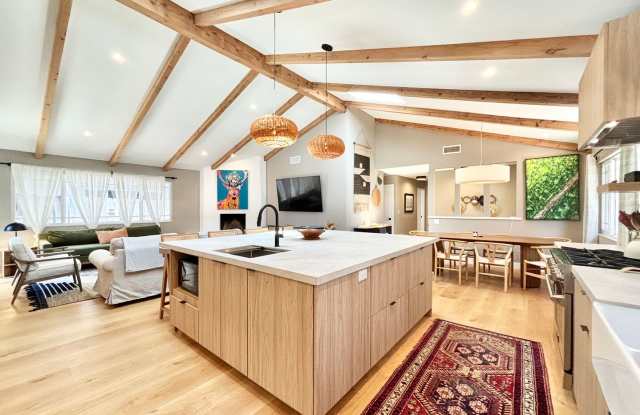 Oxnard | 5209 Wavecrest | 4 Bed 2 Bath | The Shoreside Escape Gallery 1
