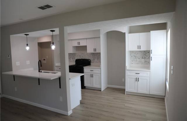 1321 Surrey Lane SW Gallery 3