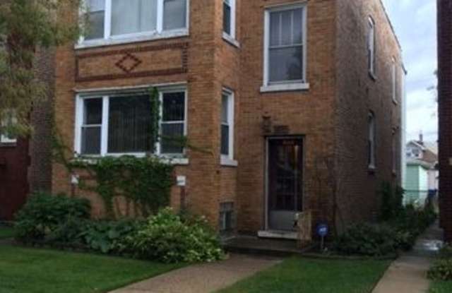 6011 West Dakin Street Gallery 2