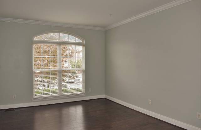 648 Berwick Court Gallery 4