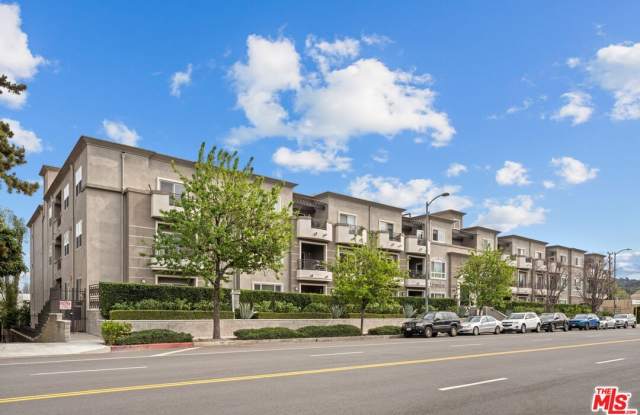 4424 Whitsett Ave - 4424 Whitsett Avenue, Los Angeles, CA 91604