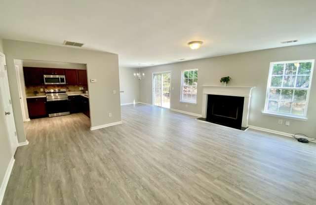 2780 Mayfair Drive Gallery 2