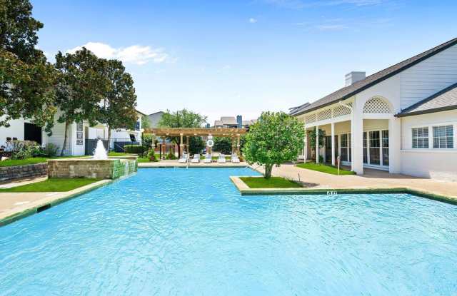 Tides on Hulen Gallery 4