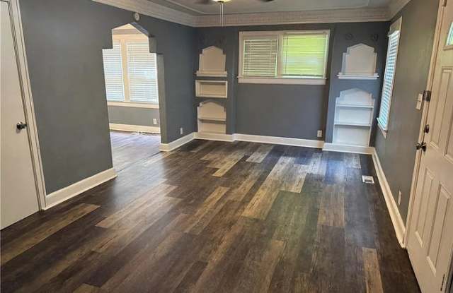 4245 The Paseo Gallery 2