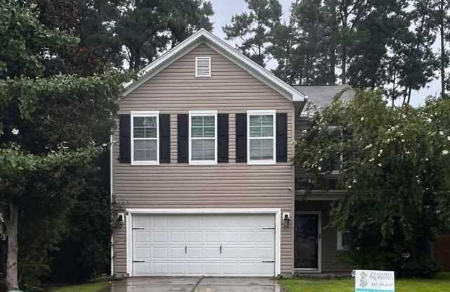 Huge 4BR home in beautiful neighborhood Wellborn Village in Ladson! Gallery 1